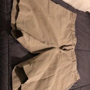 Men’s khaki shorts